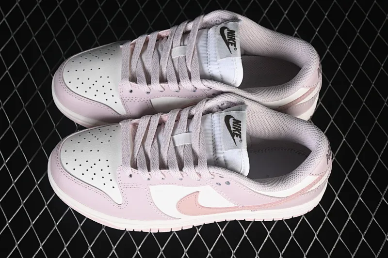 All categories Nk SB Dunk Series Nk SB Dunk Low High-end customized low-top sneakers Nike SB Dunk Low white and pink color low-top casual sneakers IM6572-602